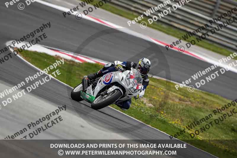 cadwell no limits trackday;cadwell park;cadwell park photographs;cadwell trackday photographs;enduro digital images;event digital images;eventdigitalimages;navarra;no limits trackdays;peter wileman photography;racing digital images;trackday digital images;trackday photos
